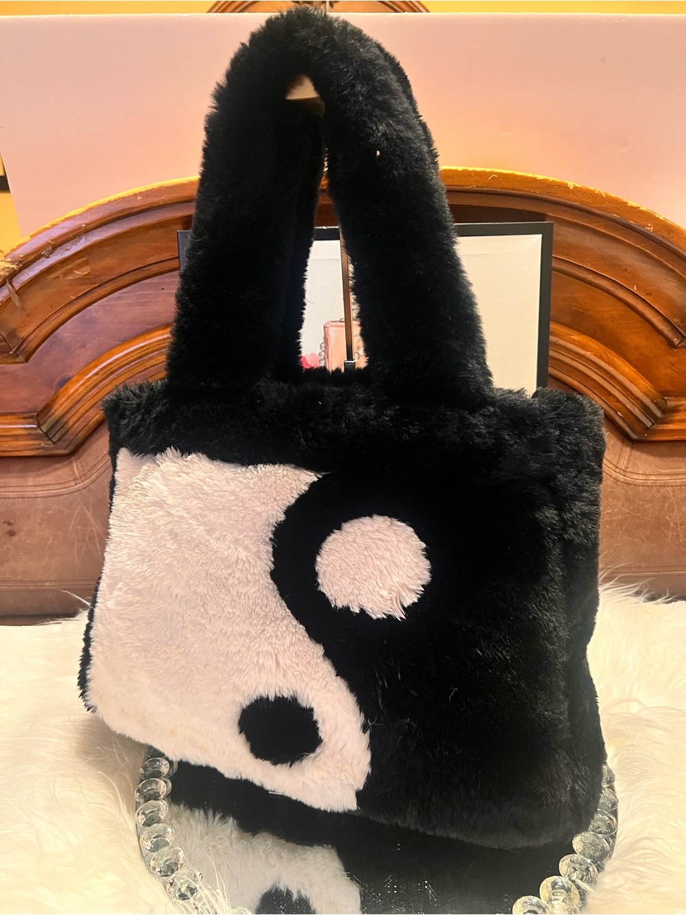 Faux Fur Yin Yang Black & Cream tote bag - Picture 7 of 10